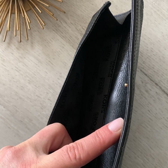Michael‎ Kors black wallet gold hardware leather - Picture 7 of 10